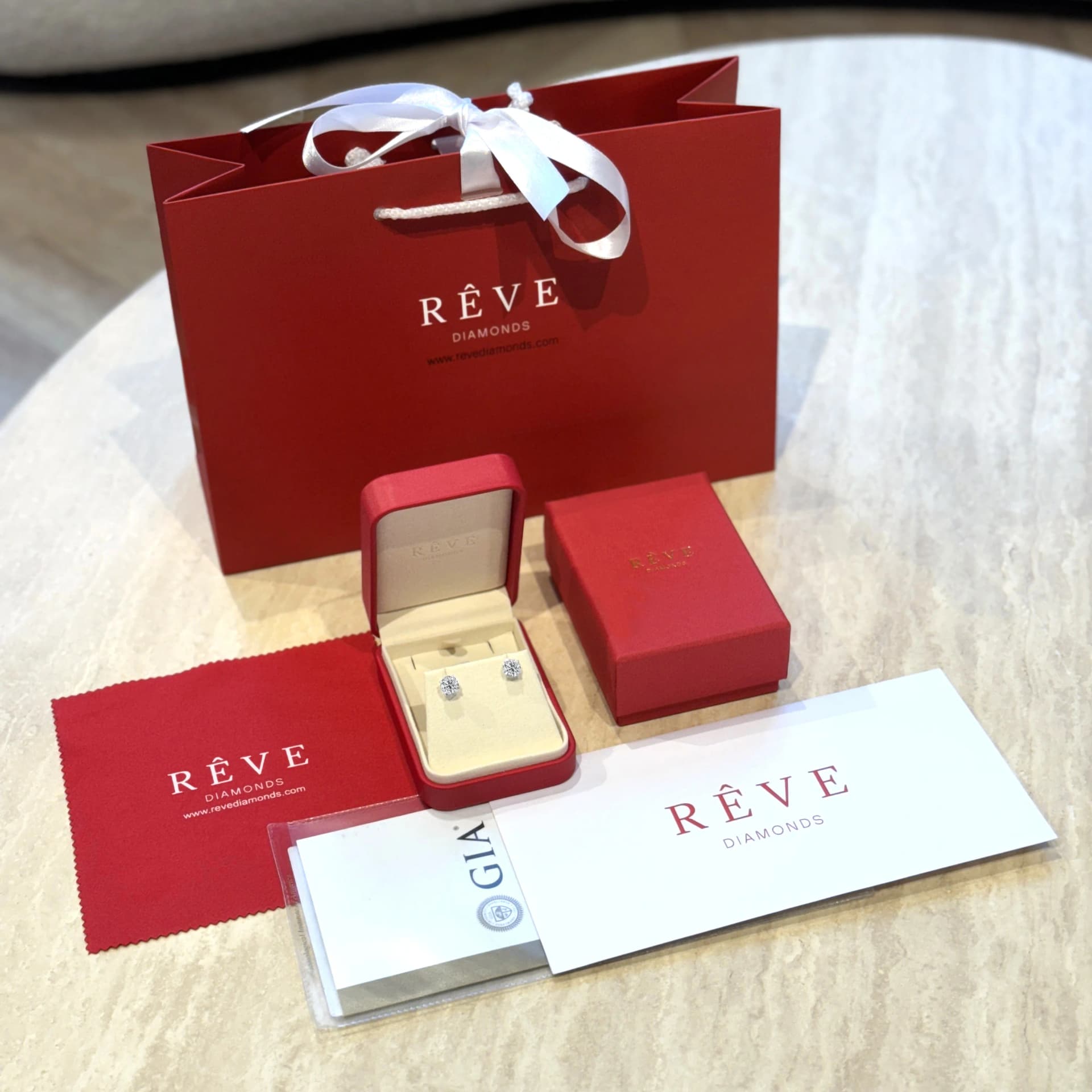 Rêve Diamonds luxurious packaging — ring box, gift bag and GIA certificate