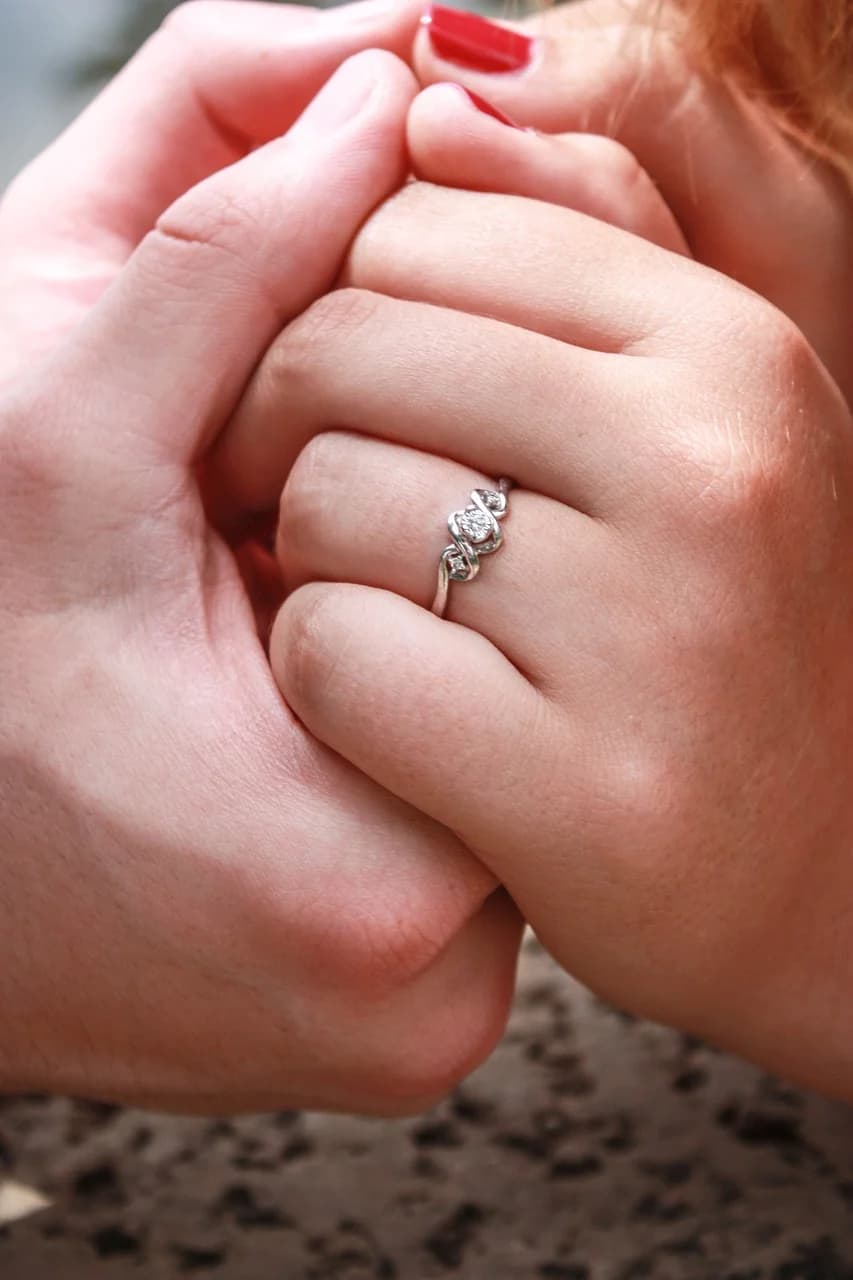 Diamond Engagement Rings That Won’t Break the Bank | Affordable & Stunning Rings