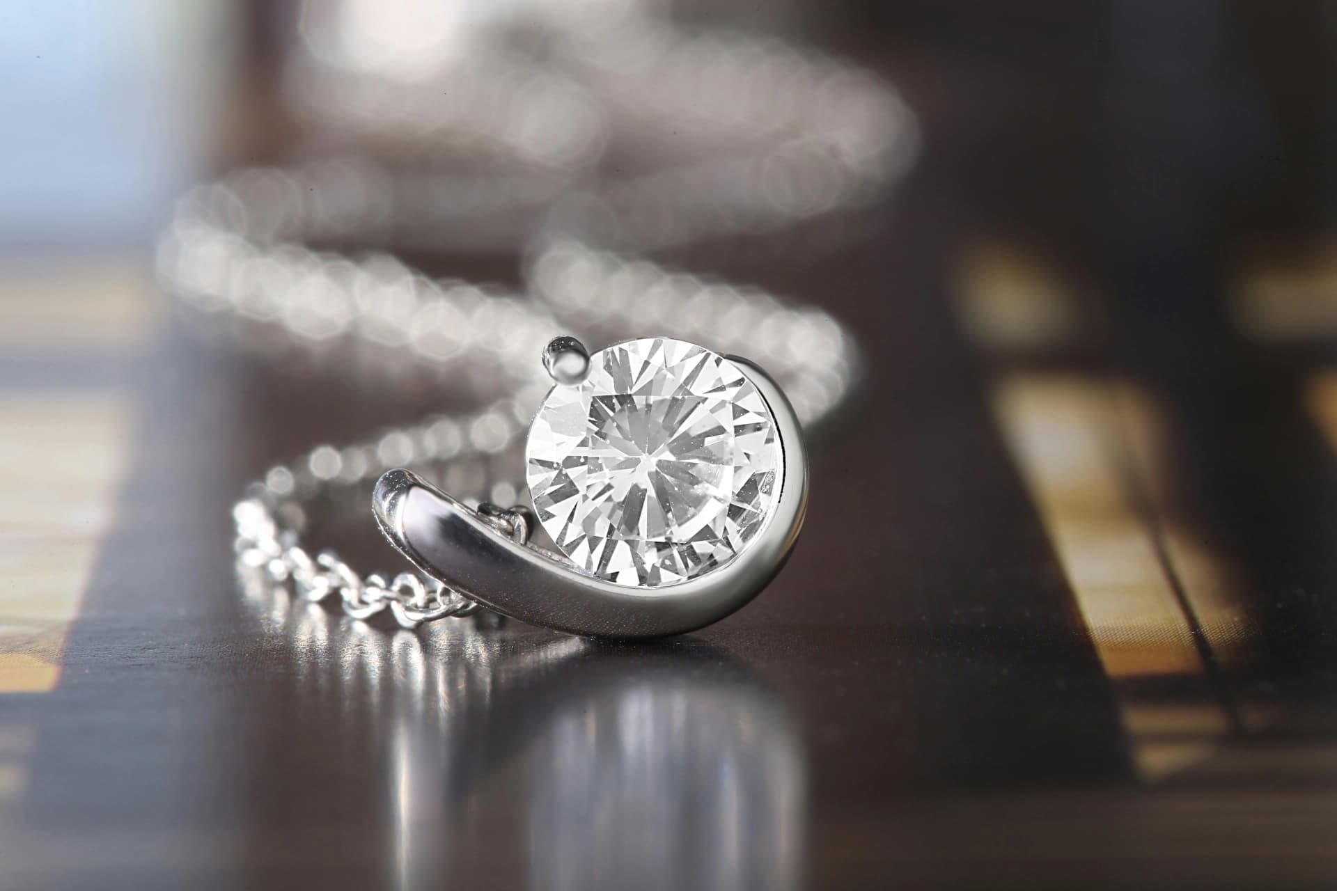 Best Diamond Necklace Stores in Los Angeles