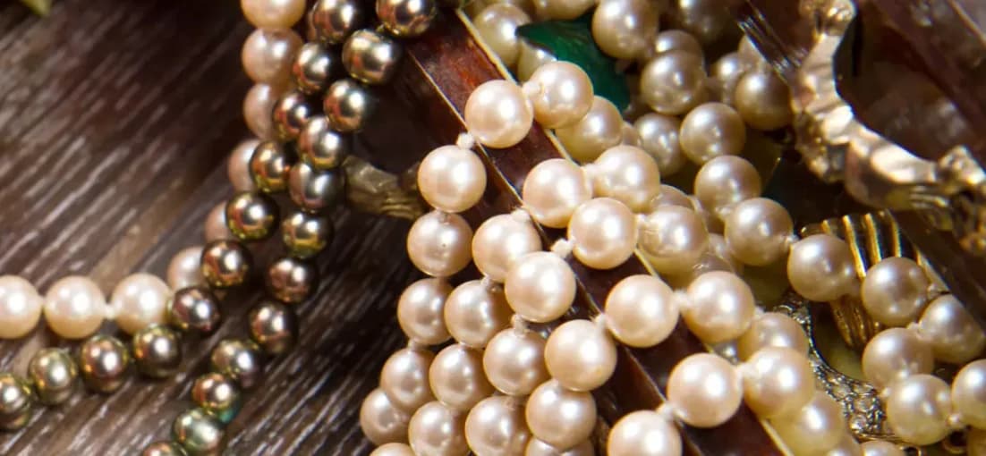 How to Tell If a Pearl Is Real: Expert Tips to Spot Genuine Pearls
