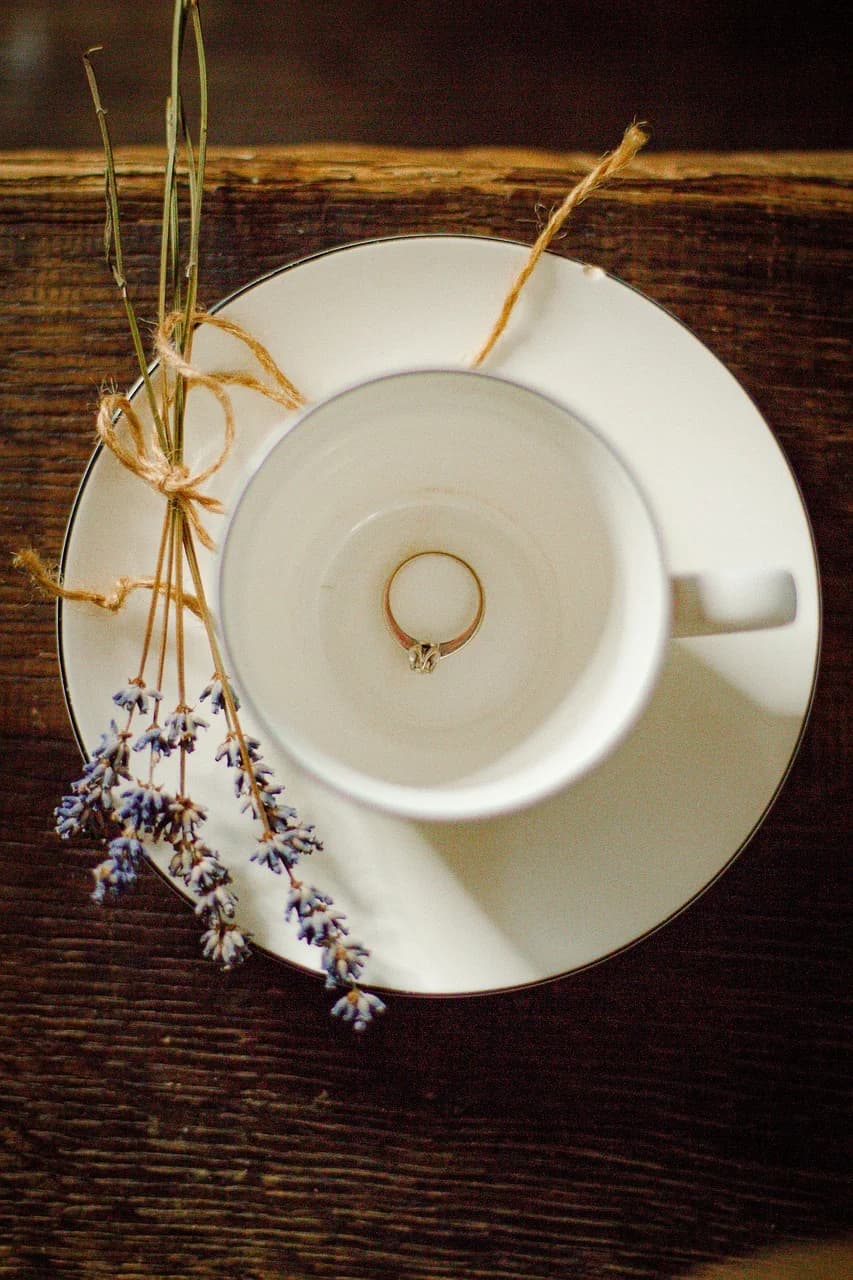 How to Clean a Diamond Engagement Ring at Home: Easy, Expert Tips for a Sparkling Ring