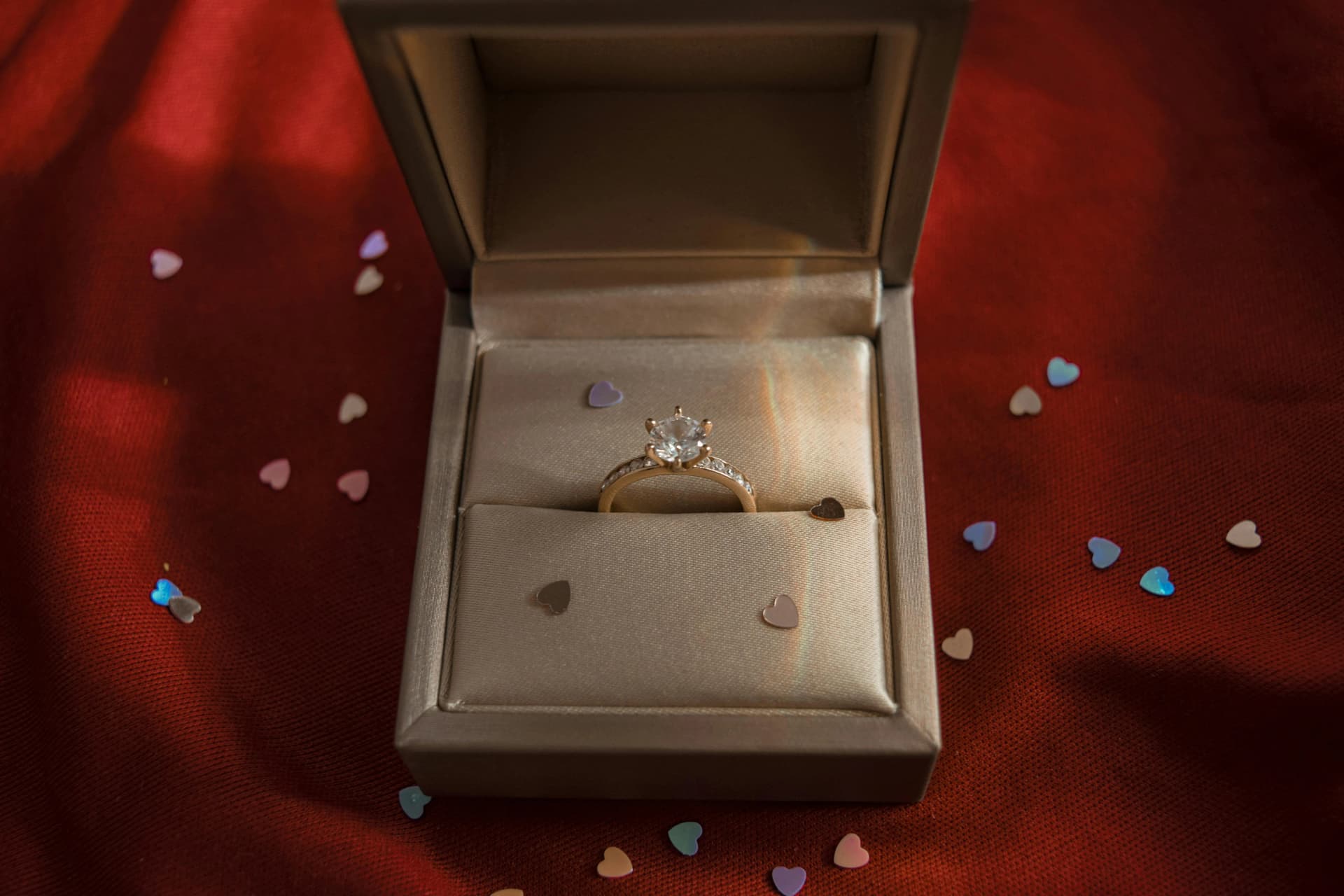 Choosing Lab Grown Diamonds for Ethical Jewellery: A Complete Guide
