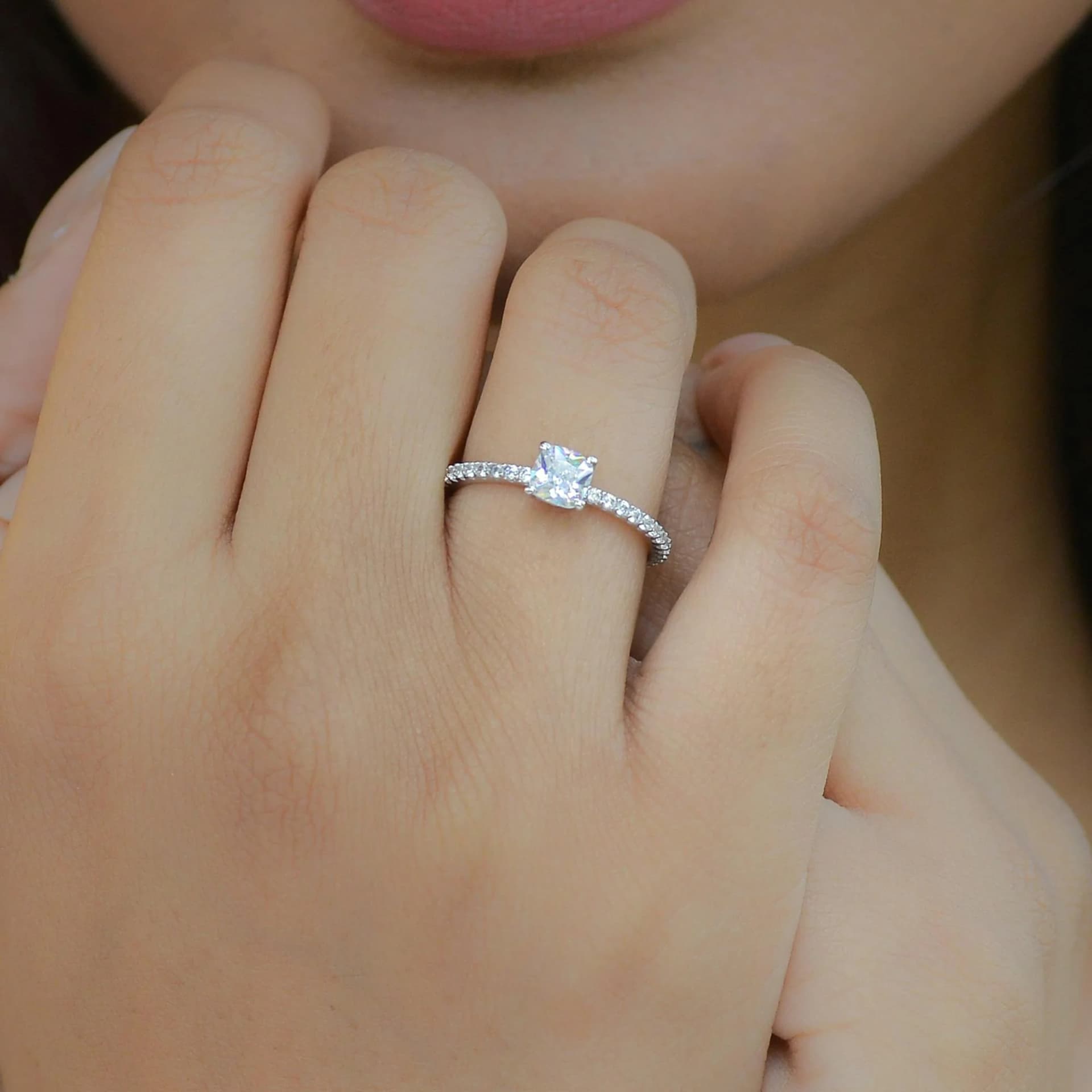 The Top Mistakes to Avoid When Buying a Diamond Engagement Ring