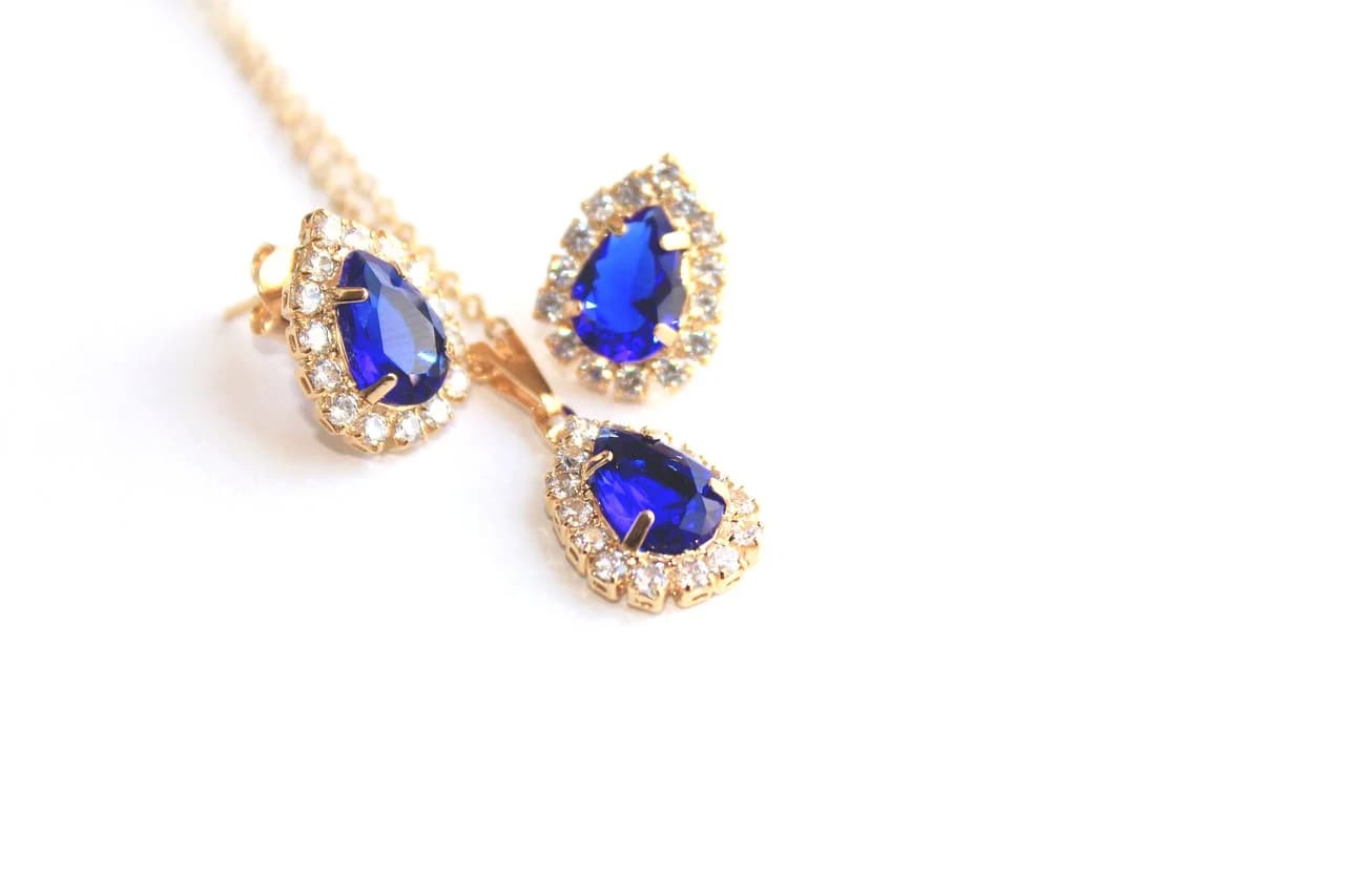 Blue Topaz: The Icy Elegance of December's Birthstone 