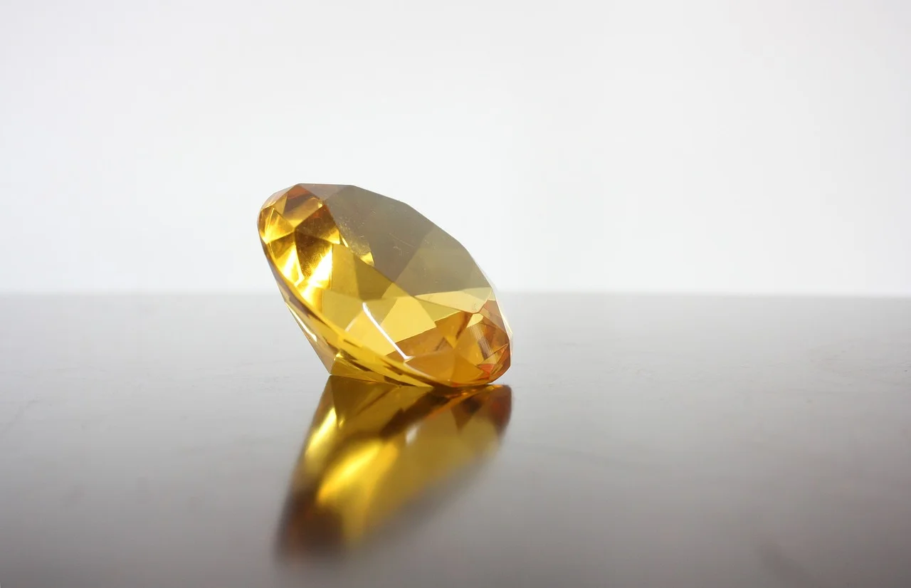 How to Tell if a Diamond is Lab Grown: A Comprehensive Guide