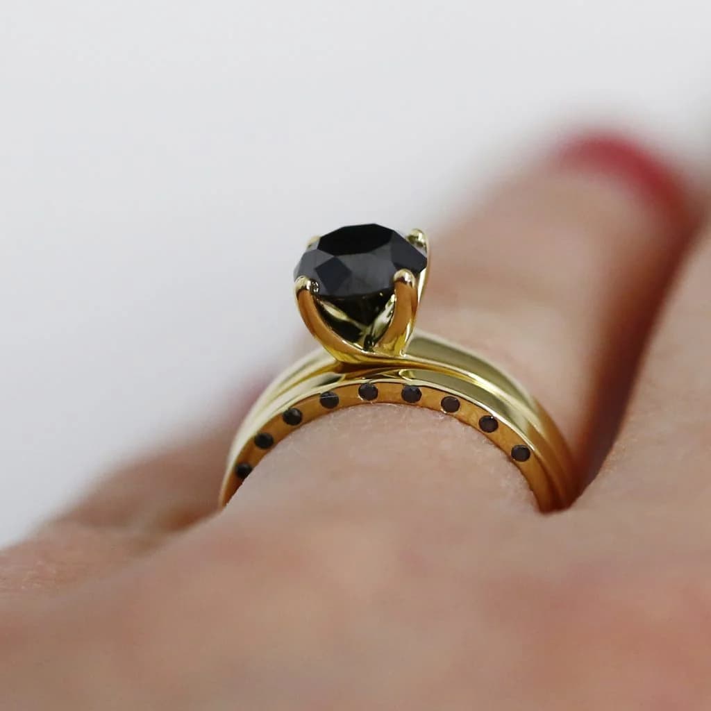 What Is More Important: Diamond Clarity or Colour?