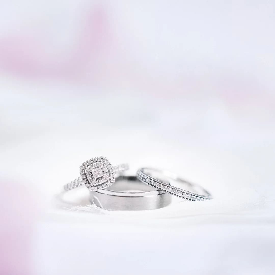 Pros and Cons of Lab-Grown vs. Natural Diamond Engagement Rings