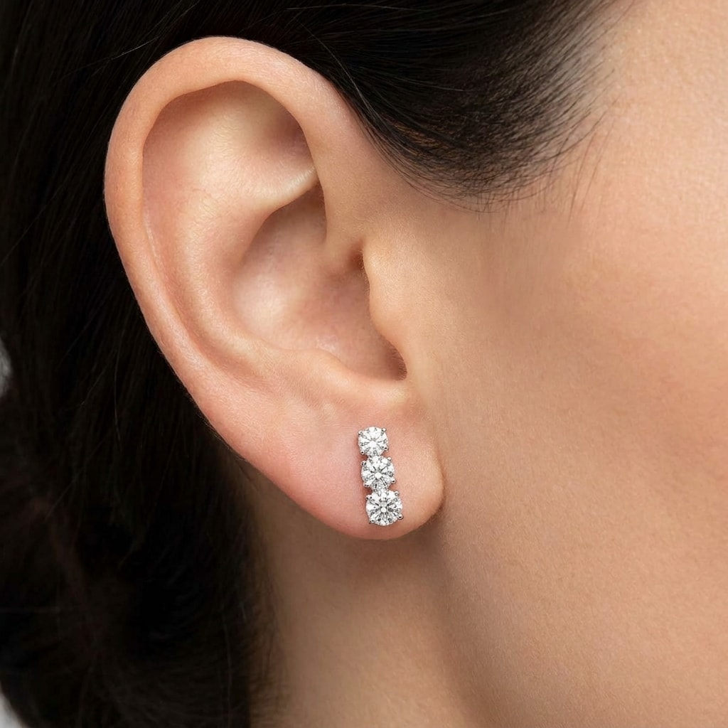 Claw_Set_Diamond_Earring_Studs_Zoom