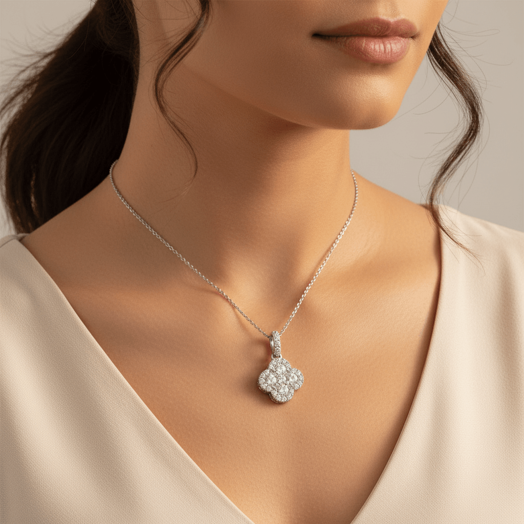 Clover_Pave_Diamond_Necklace_Zoom
