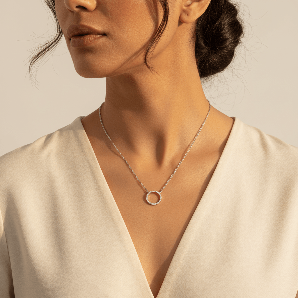 Fixed_Micro_Set_Circle_Necklace_On_Model_2