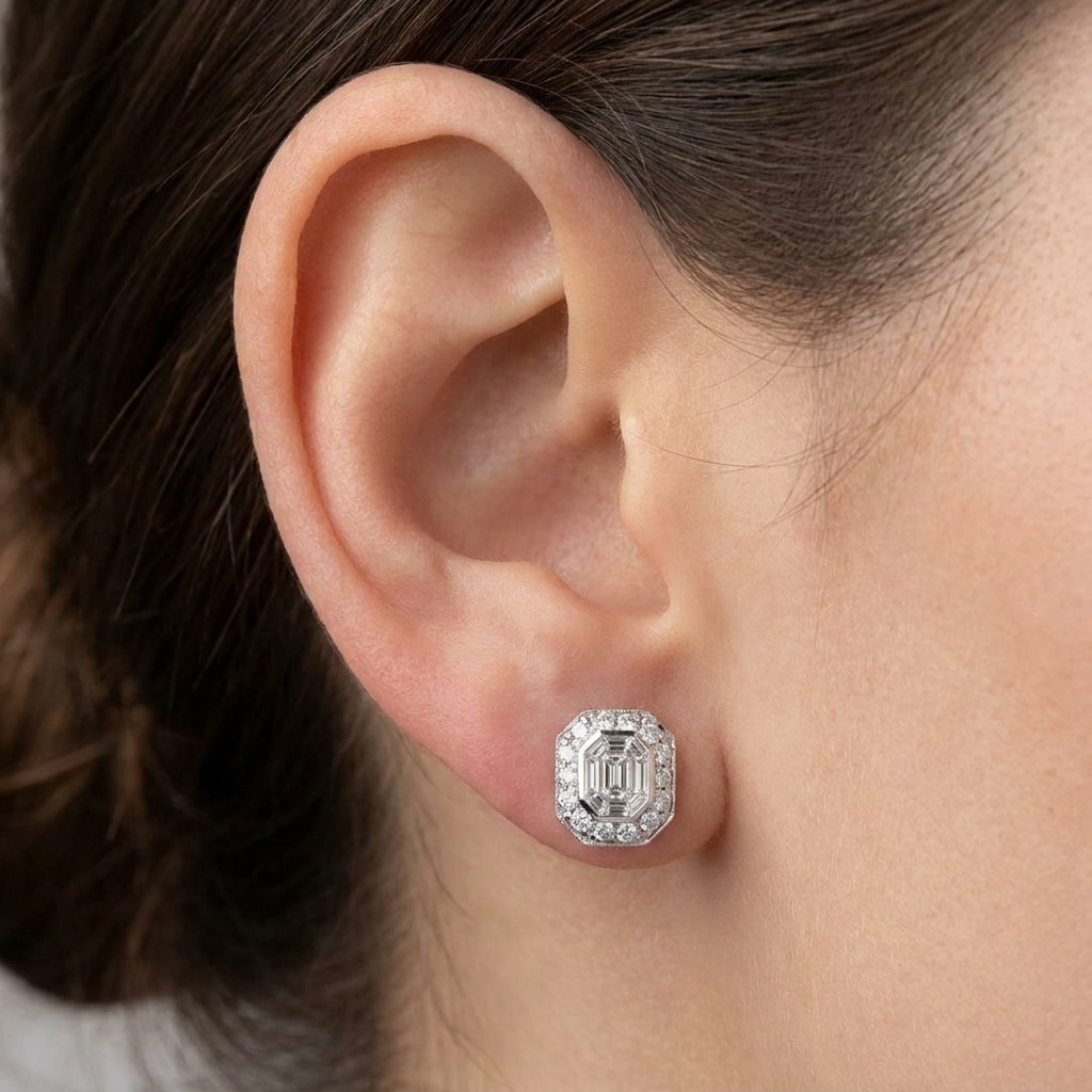 Halo_Baguette_And_Round_Cut_Diamond_Earrings_Studs_Zoom