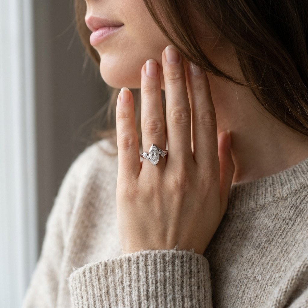 Marquise_Shulder_Set_Kites_Twist_Diamond_Engagement_Ring_platinum.jpg