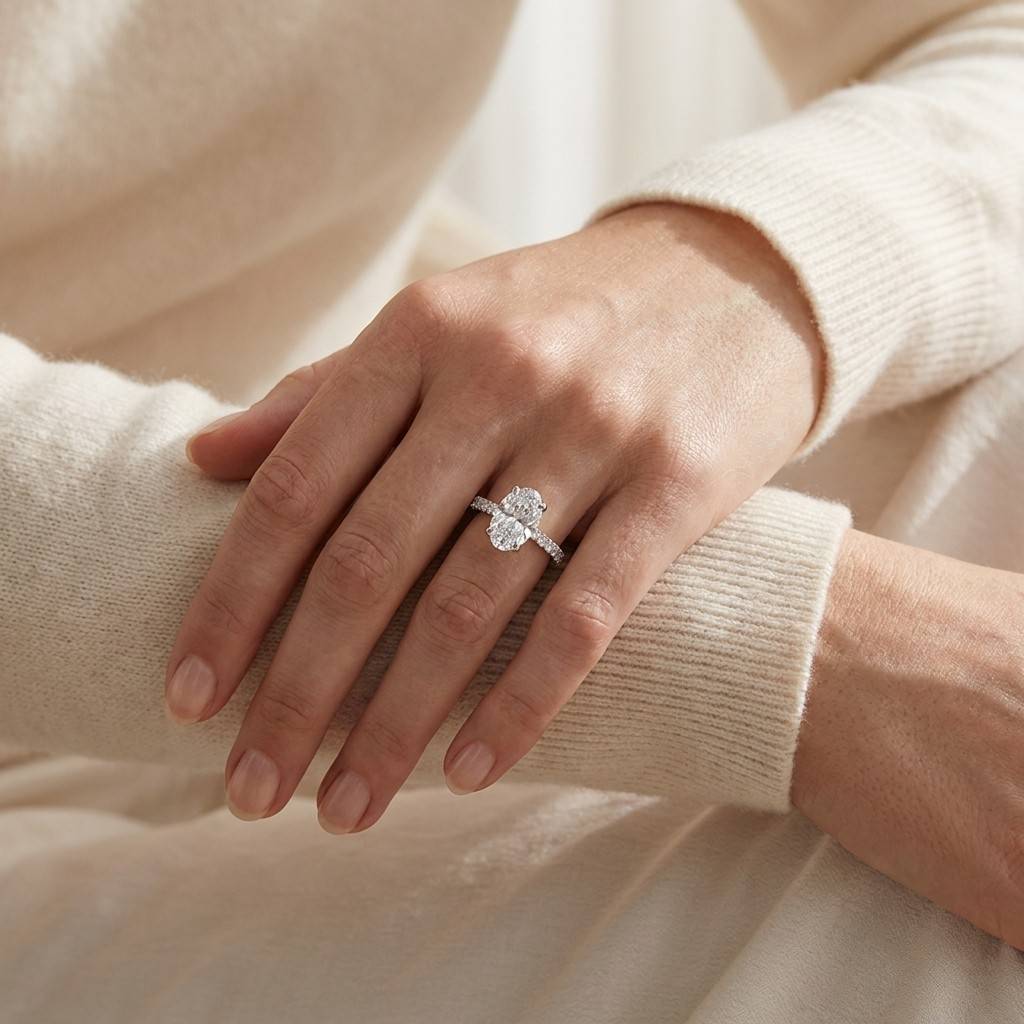 Moval_Solitaire_Diamond_Set_Engagement_Ring_platinum.jpg