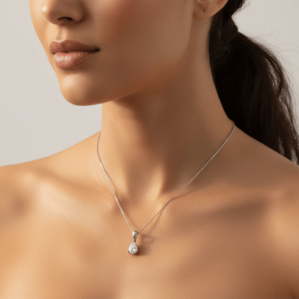 Pear_Shape_Diamond_Pendant_Zoom
