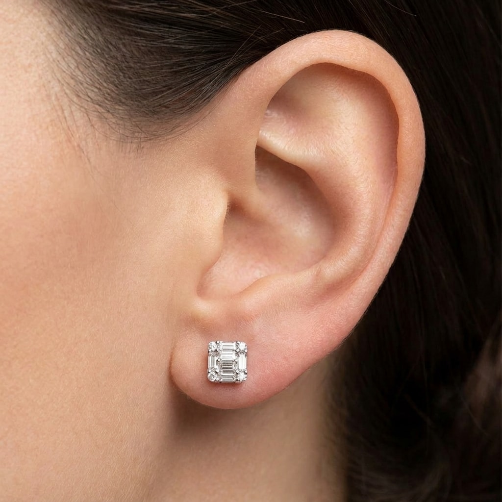 Round_And_Baguette_Cuts_Diamond_Earrings_Studs_Zoom