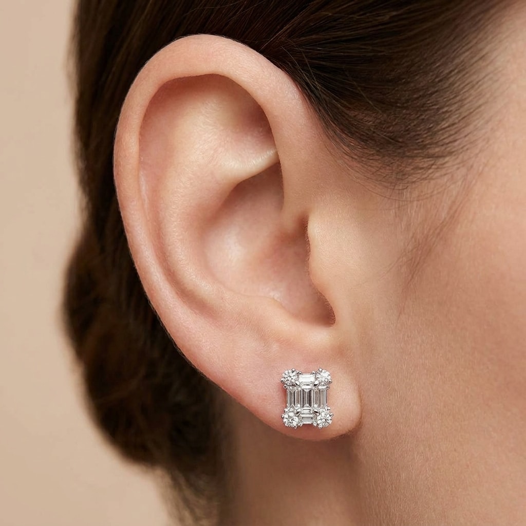 Round_And_Baguette_Cuts_Diamond_Earrings_Studs_Zoom