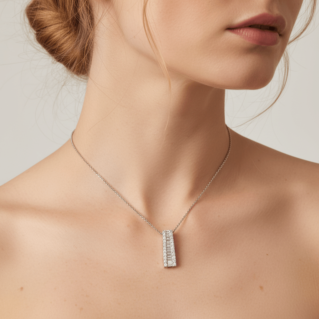 Round_Baguette_Cut_Graduating_Drop_Diamond_Pendant_Zoom
