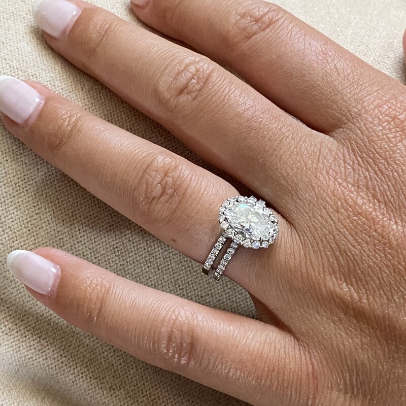 Oval Shape Halo Diamond Engagement Ring view 4