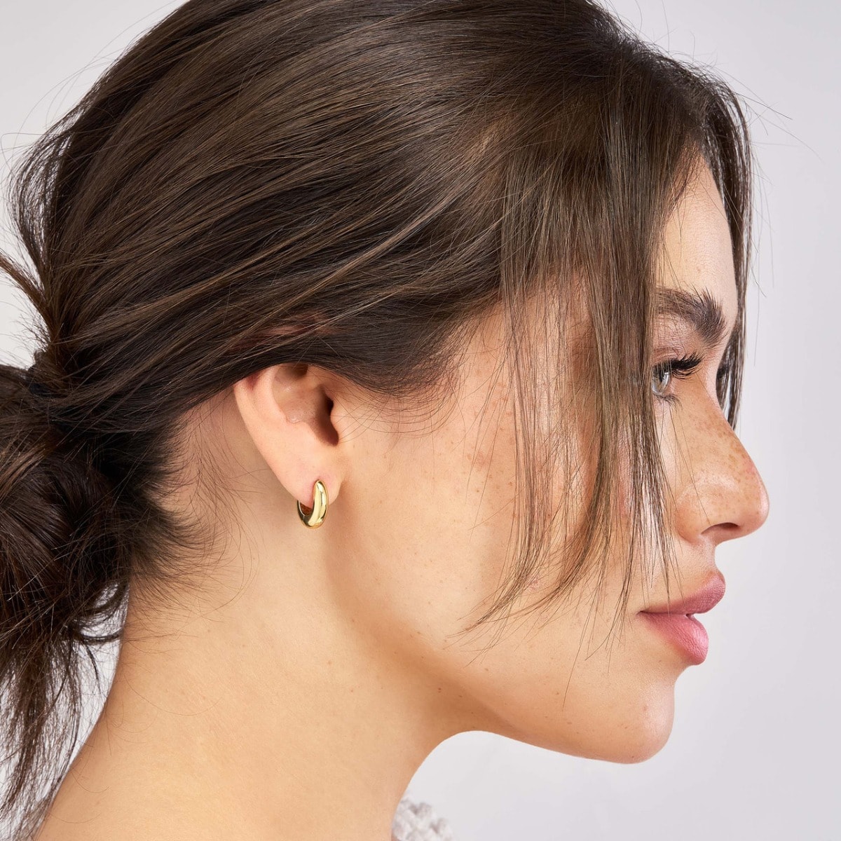 Polished Round Gold Hoop Earrings view 2