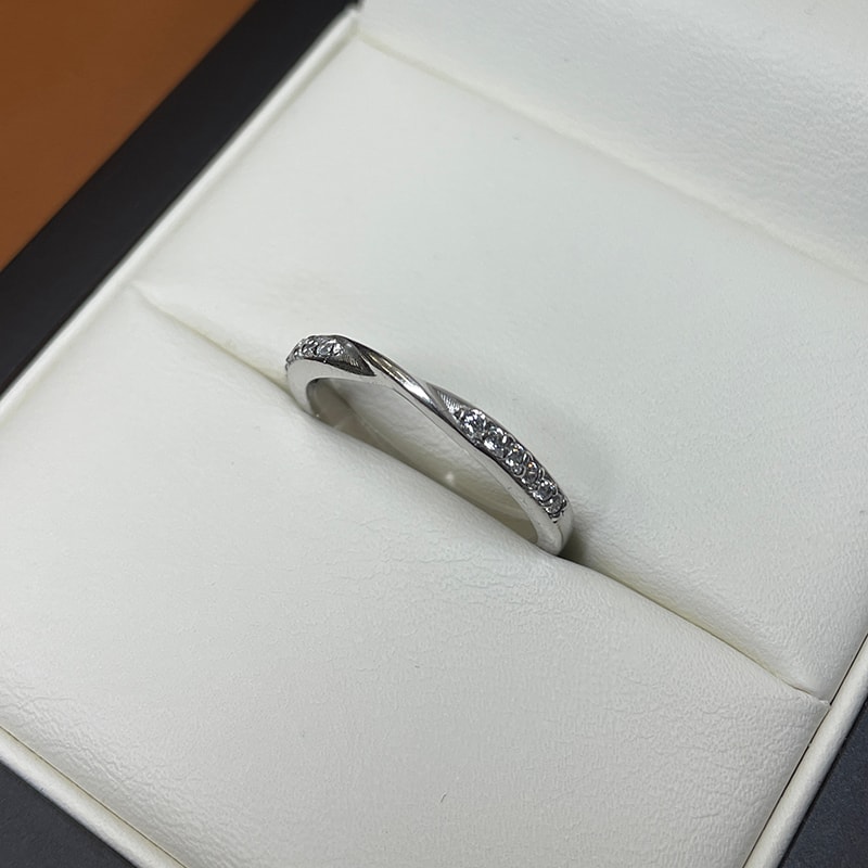 Twist Centre Diamond Wedding Ring view 3