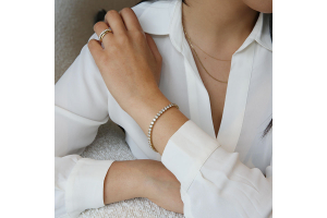 Tennis Bracelet as a Wedding Anniversary Milestone Gift