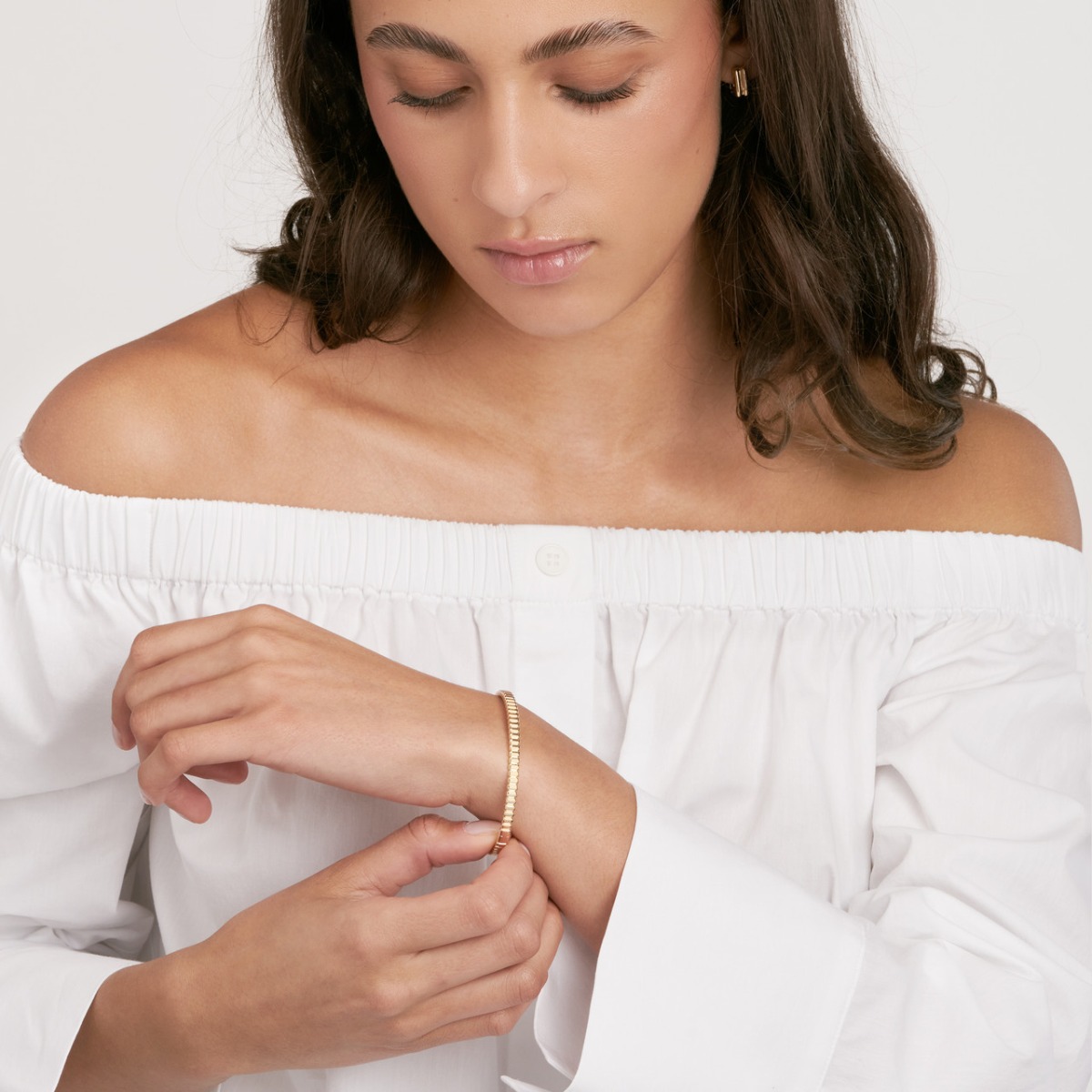 Ribbed Hinge Gold Bangle Bracelet