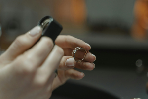 Why Lab Grown Diamonds Are the Ideal Choice for Engagement Rings