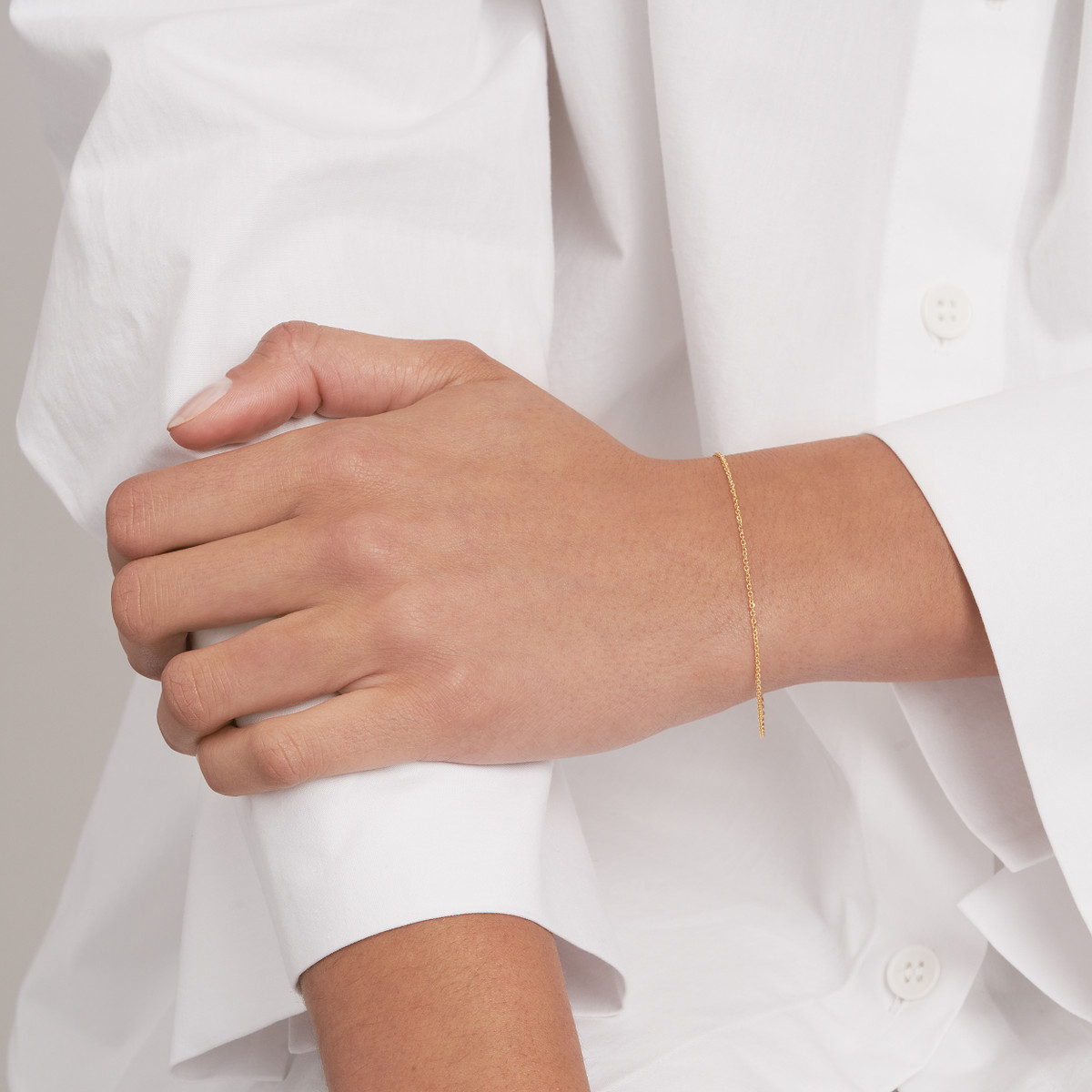 Graceful Strand Gold Bracelet