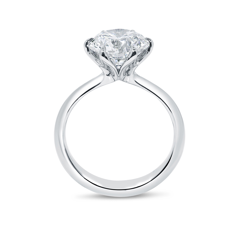 Six Tiger Claw Solitaire Round Shape Lab Grown Diamond Engagement Ring
