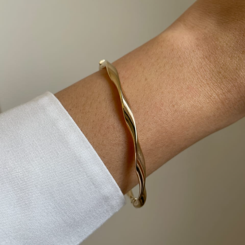 Yellow Gold Hollow Twist Ladies Bangle