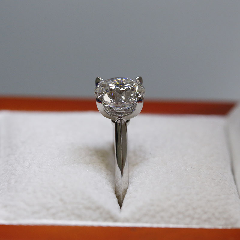 Knife Edge Solitaire Round Diamond Engagement Ring