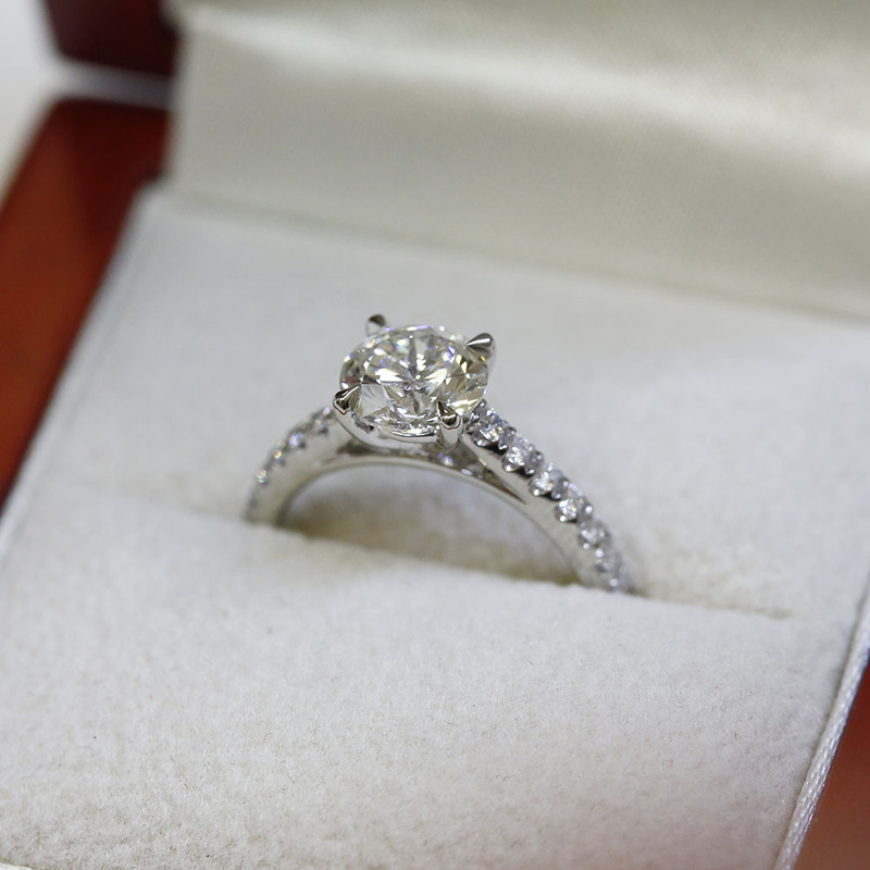 Round Cut Contemporary Engagement Ring