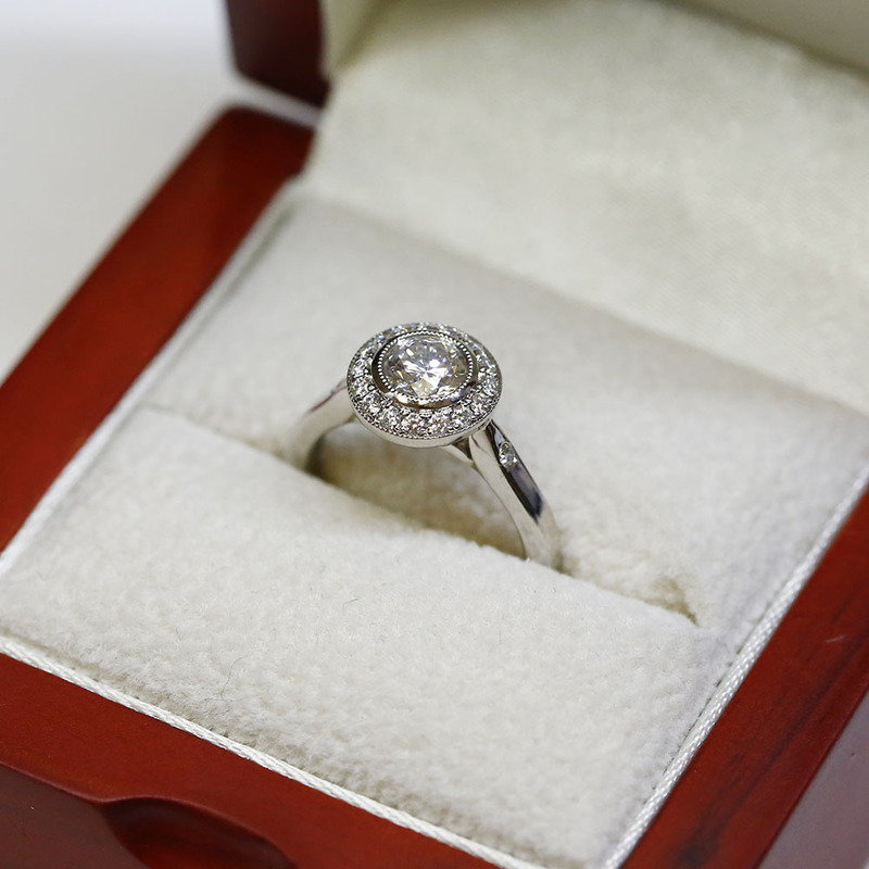 Vintage Diamond Round Shape Halo Engagement Ring