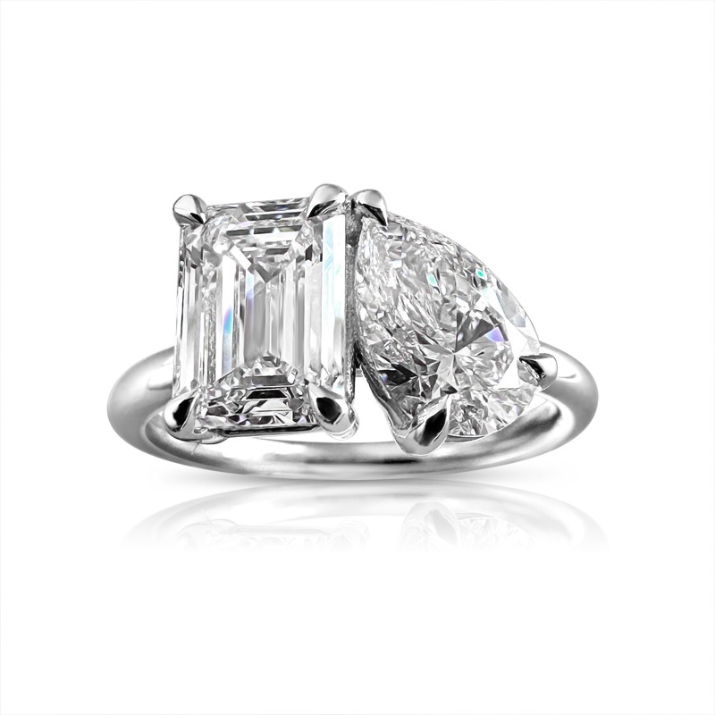 Toi et Moi Emerald and Pear Shaped Diamond Engagement Ring 