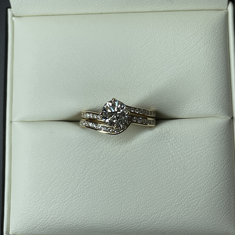 Diamond ring with pave band new arrivals