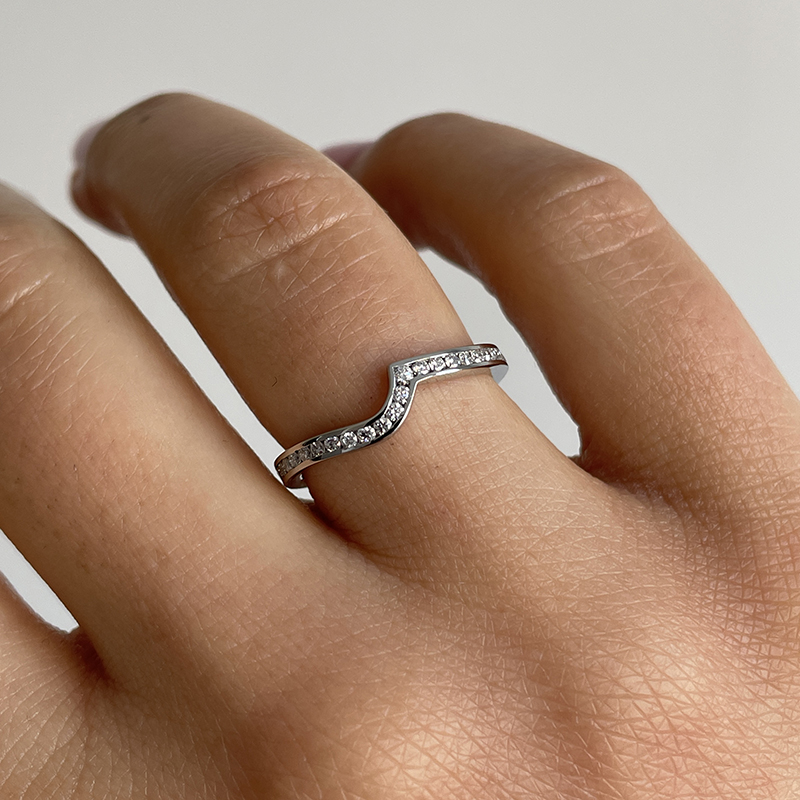 Twist Pave Setting Diamond Wedding Ring