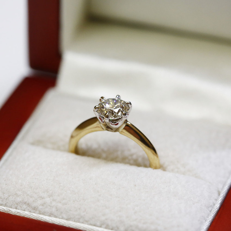 Six Claw Two Metals Round Shape Diamond Engagement Ring