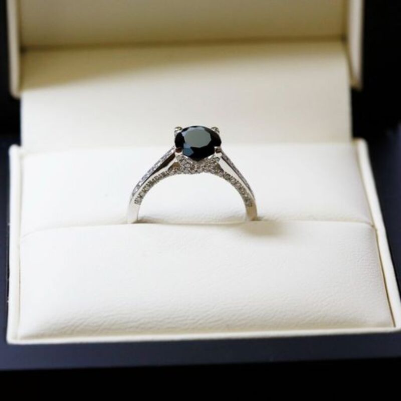 Twist Bridge Set Round Black Diamond Engagement Ring