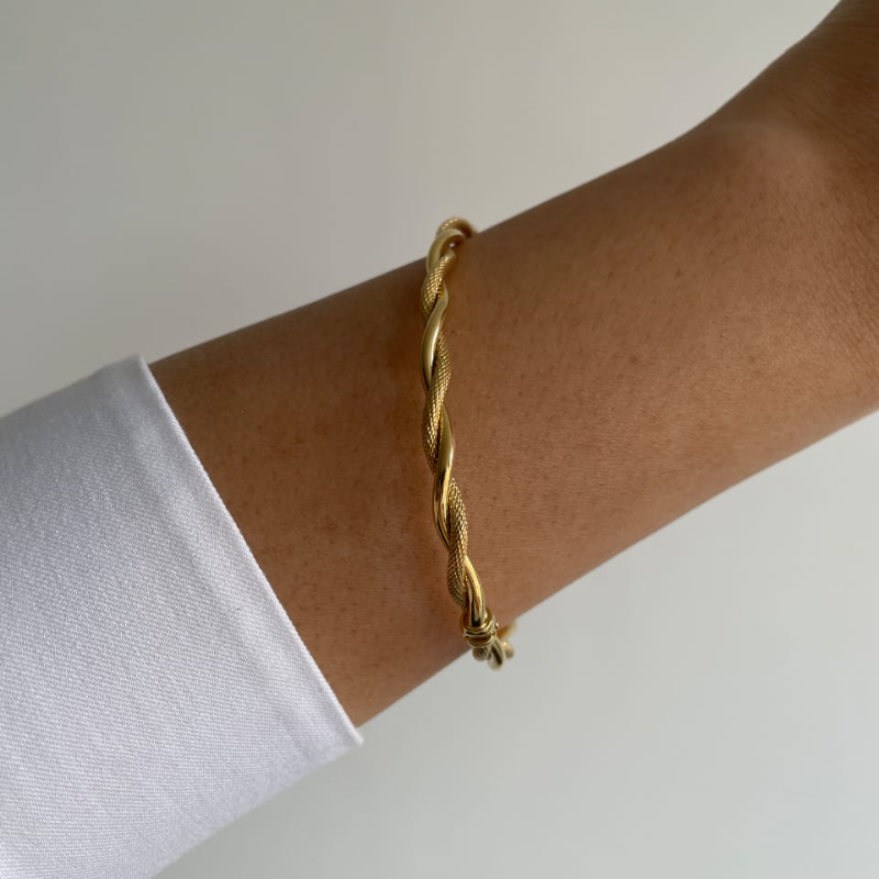 Yellow Gold Plain Twist Ladies Bangle