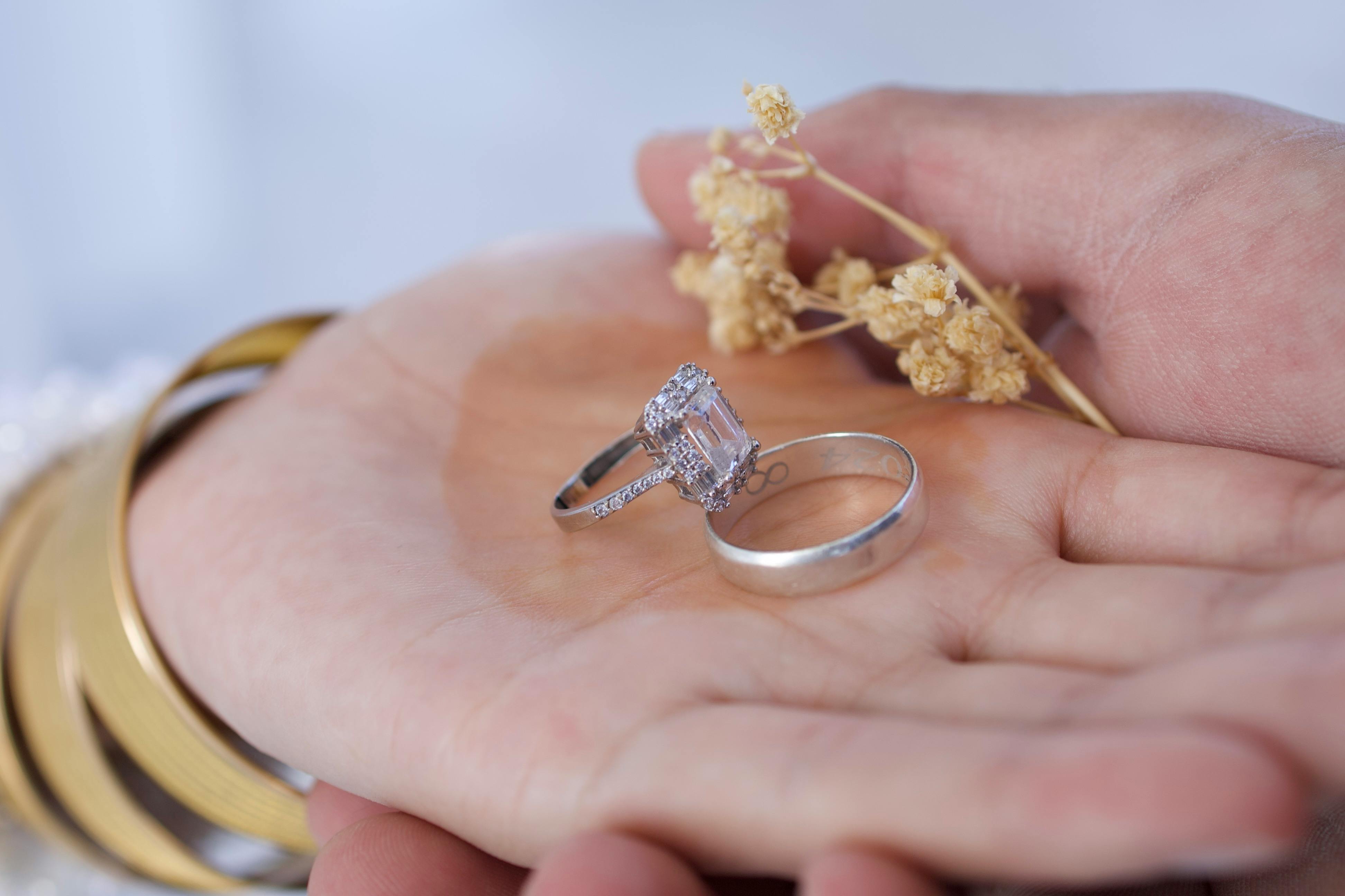 How to Buy Engagement Rings with LabGrown Diamonds A Complete Guide