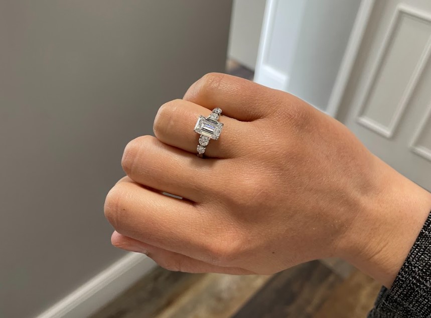 Coast Diamond Engagement Ring Romance LC6125 | BENARI Jewelers